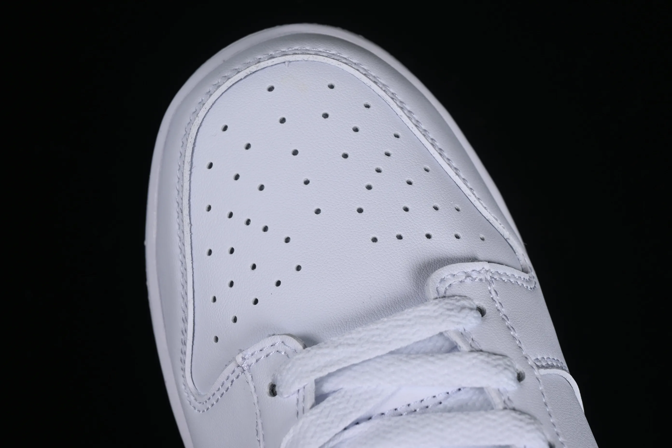 All Categories Nk SB Dunk Series Nk SB Dunk Low Low-top sneakers Nk SB Dunk Low All-white color Low-top casual sports skateboard shoes DV0831-101